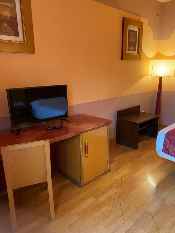 Hotel Fuente Las Piedras Cabra Ngoại thất bức ảnh