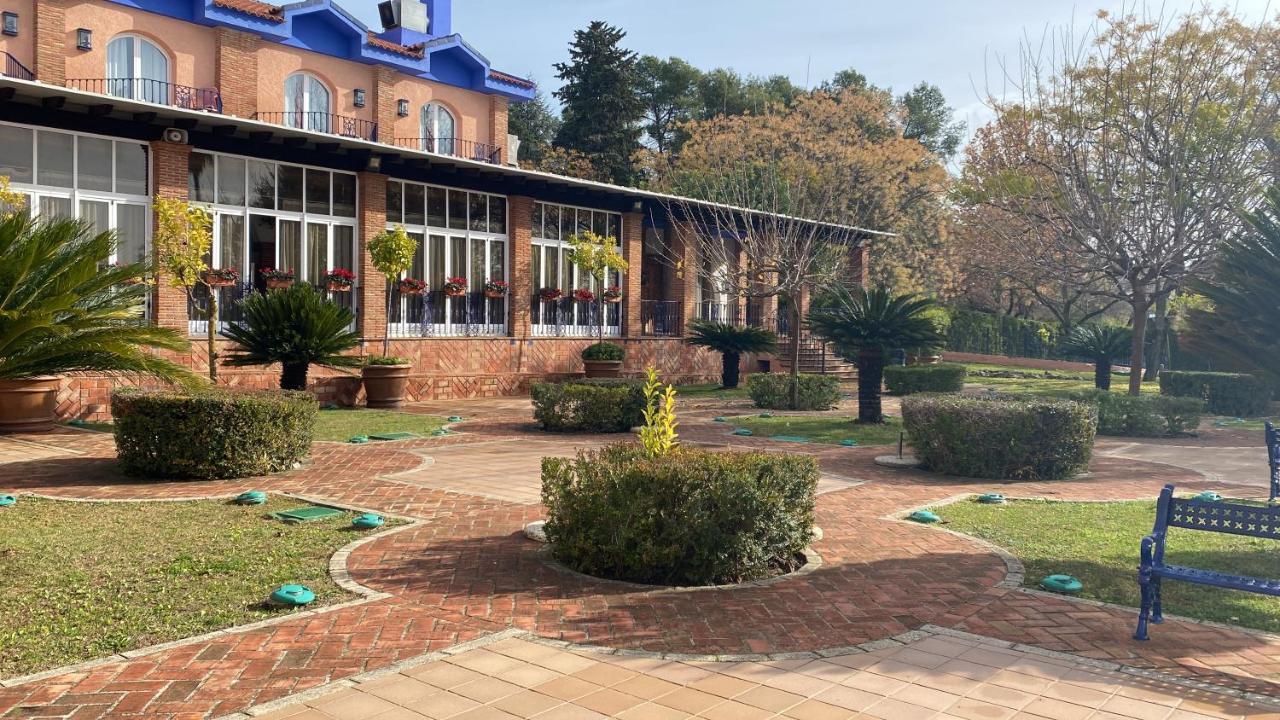 Hotel Fuente Las Piedras Cabra Ngoại thất bức ảnh