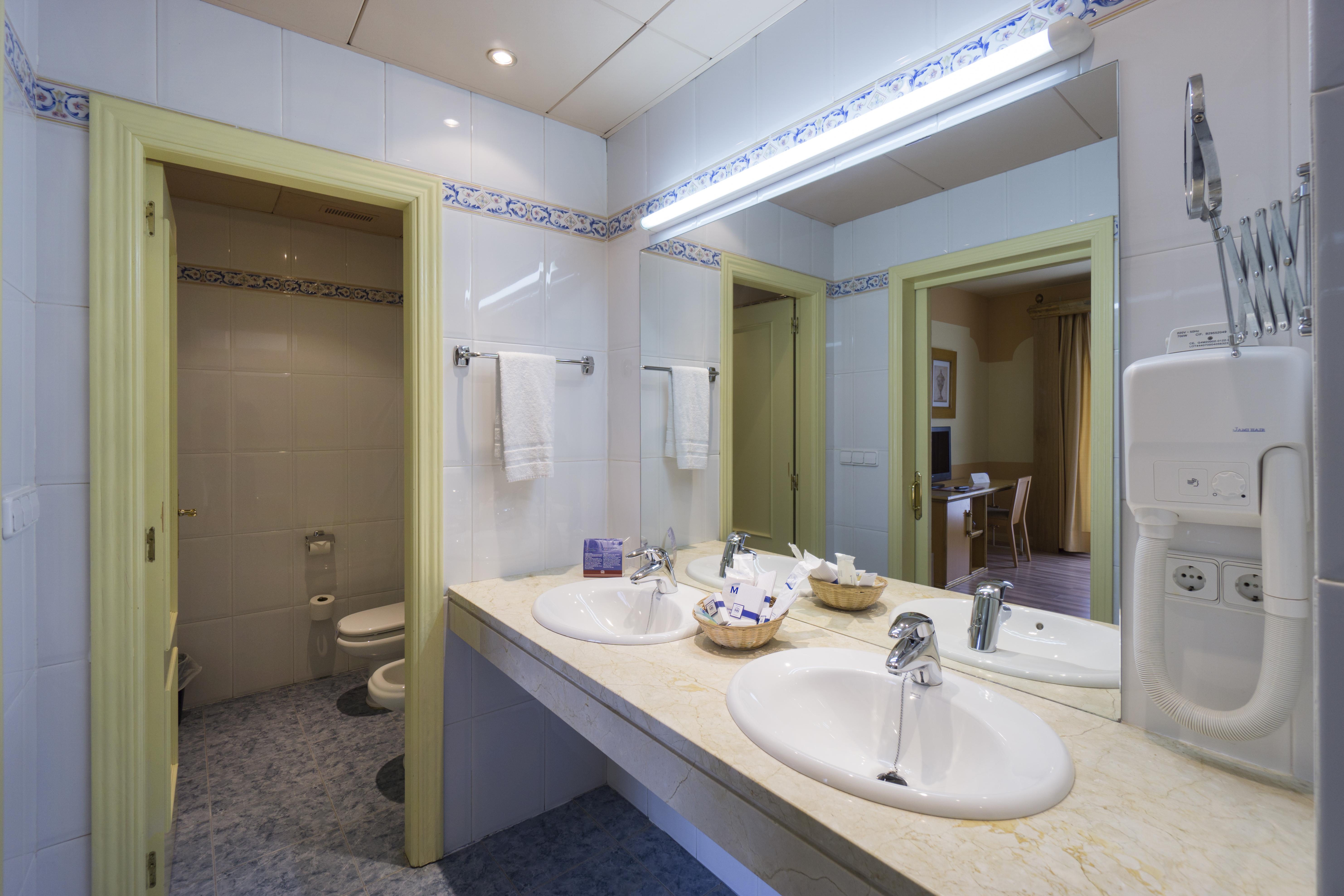 Hotel Fuente Las Piedras Cabra Ngoại thất bức ảnh