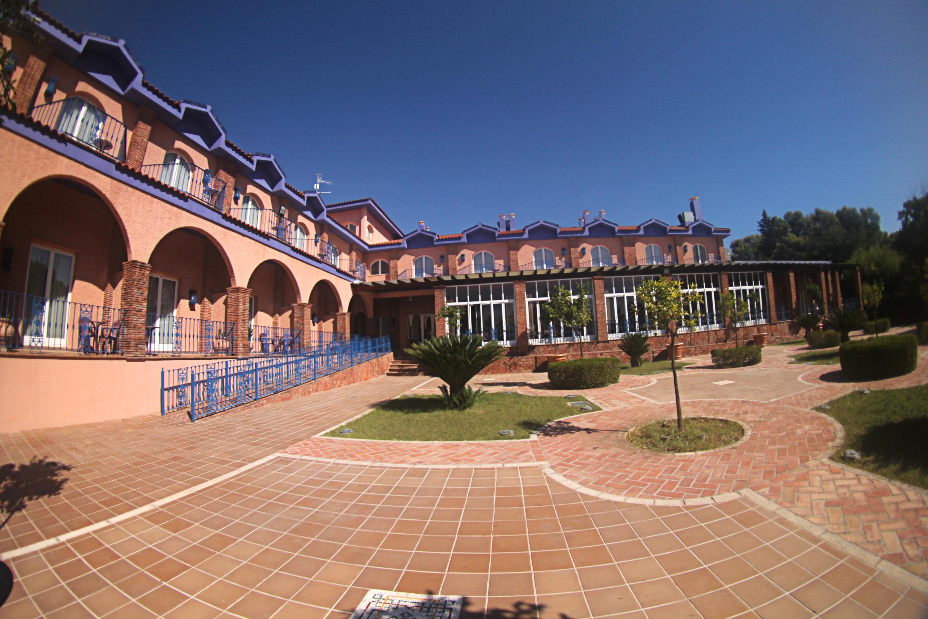 Hotel Fuente Las Piedras Cabra Ngoại thất bức ảnh
