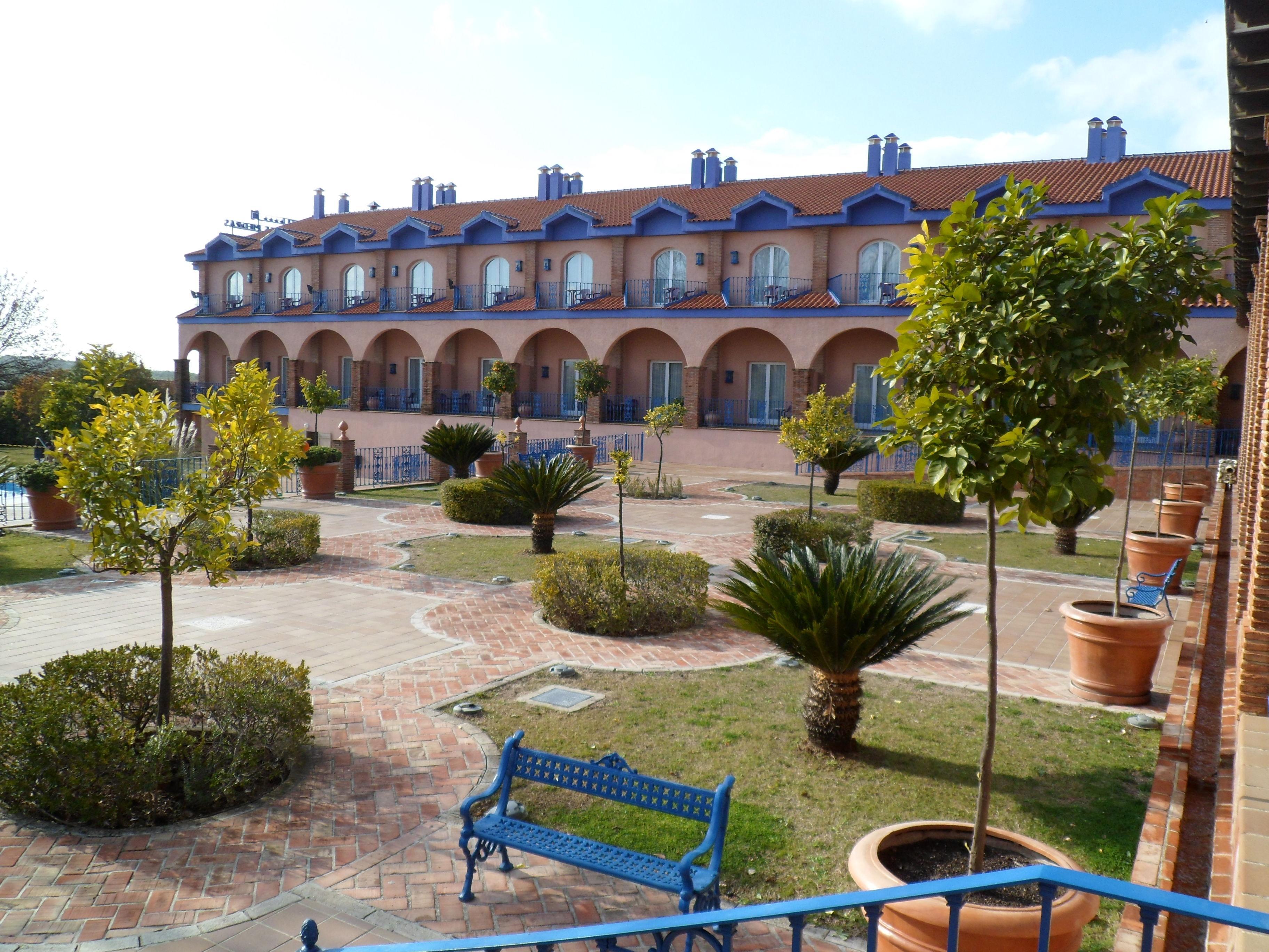Hotel Fuente Las Piedras Cabra Ngoại thất bức ảnh