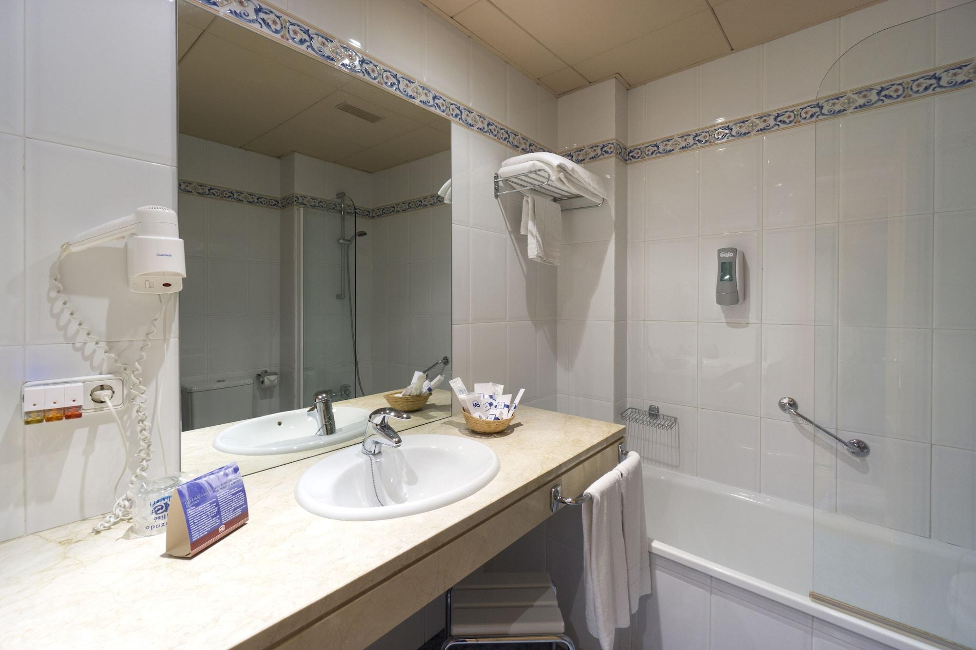 Hotel Fuente Las Piedras Cabra Ngoại thất bức ảnh
