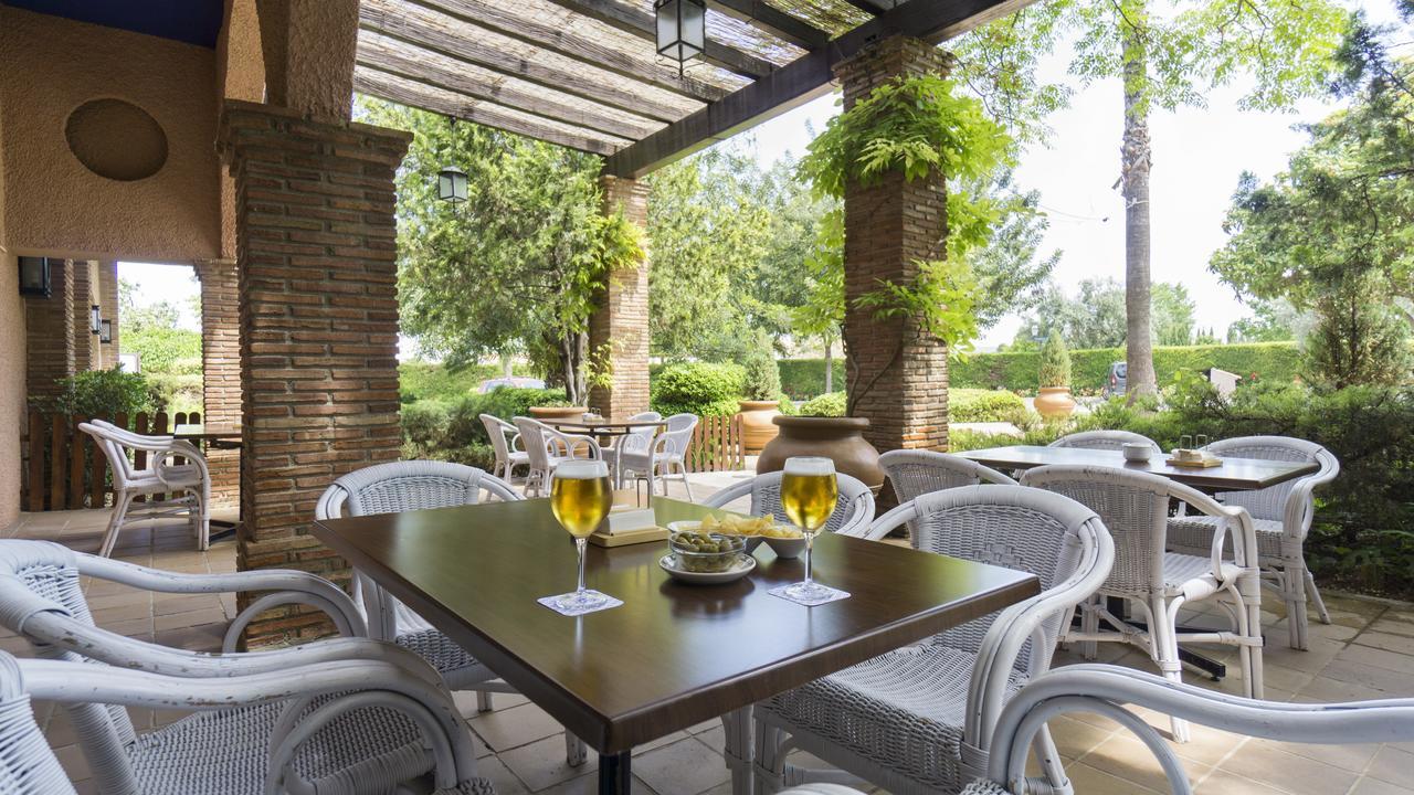 Hotel Fuente Las Piedras Cabra Ngoại thất bức ảnh