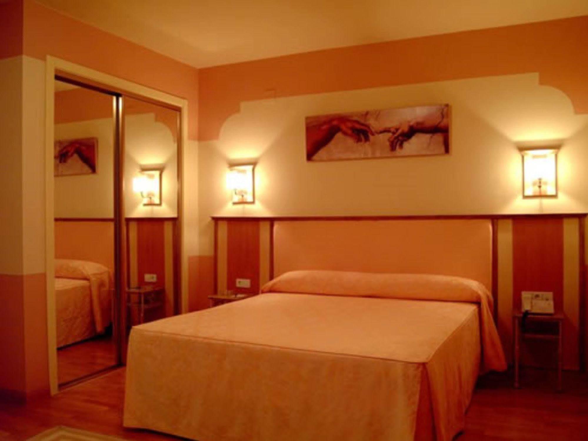 Hotel Fuente Las Piedras Cabra Ngoại thất bức ảnh
